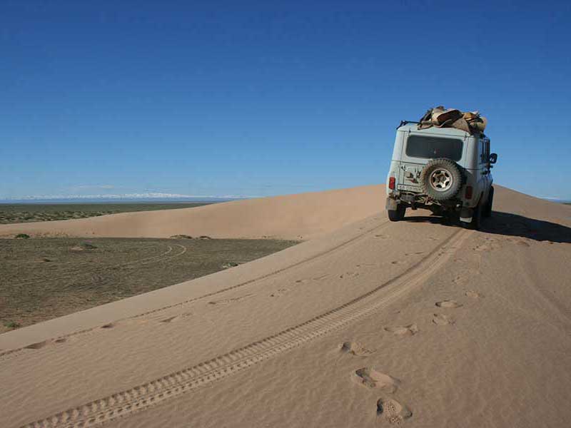 Steppenfuchs Reisen - mit dem jeep auf die Sanddüne