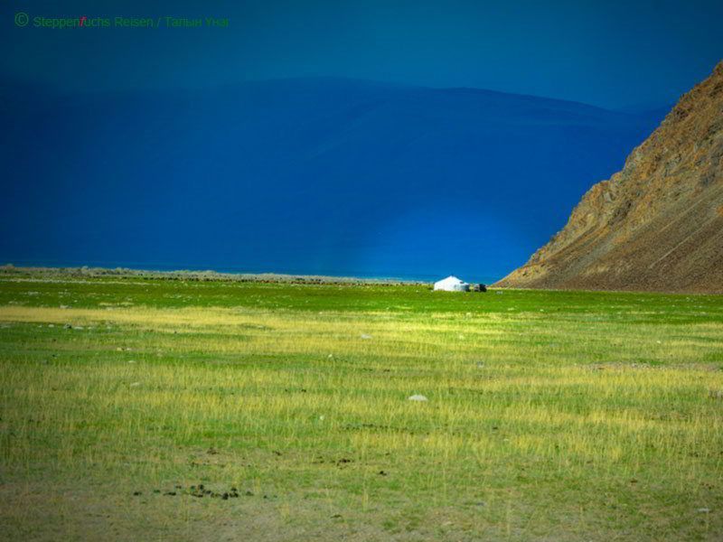 Steppenfuchs Reisen - Nomadenjurten in der mongolischen Weite