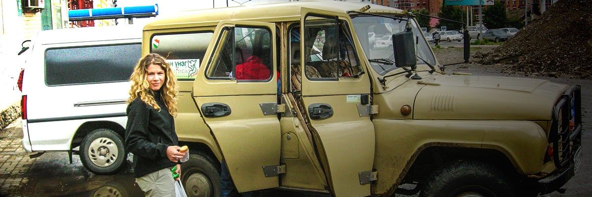 Steppenfuchs Reisen - Abfahrt mit dem Jeep