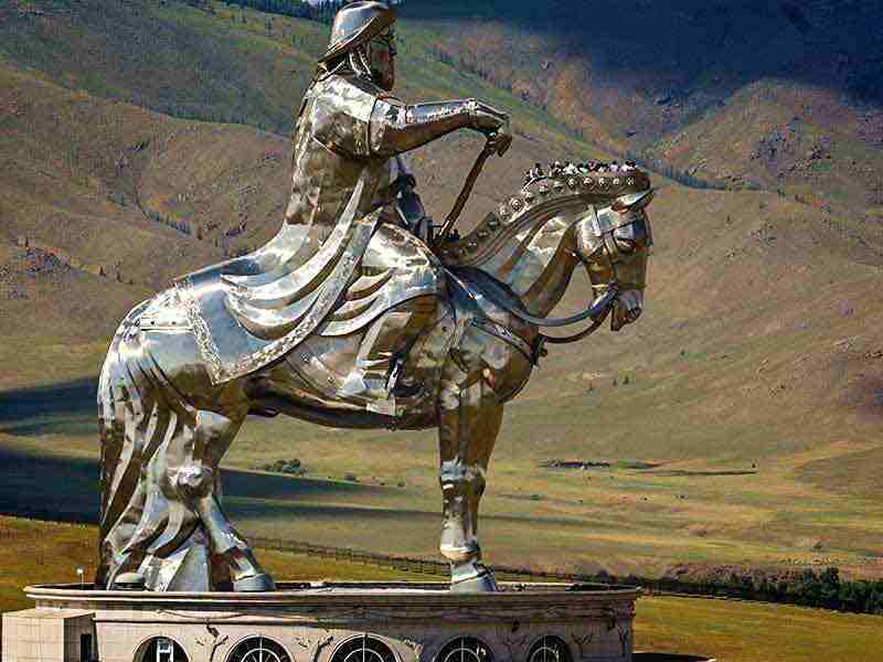 Steppenfuchs Reisen - Chingges Khan Statue (Tsonjin Boldog),