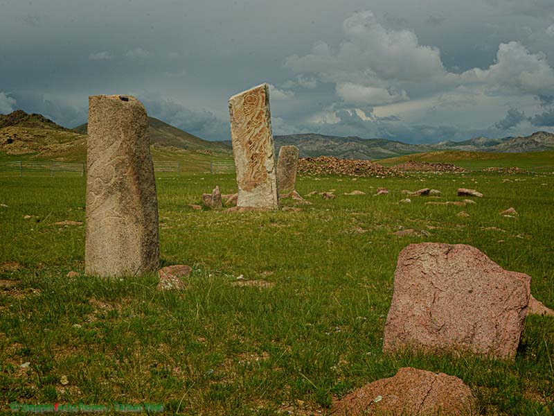 Steppenfuchs Reisen - Hirschsteine im Trans Gobi Altai