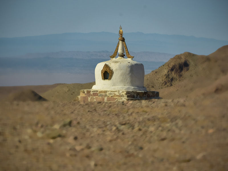 Steppenfuchs Reisen - Einsame Stupa in der Gobi